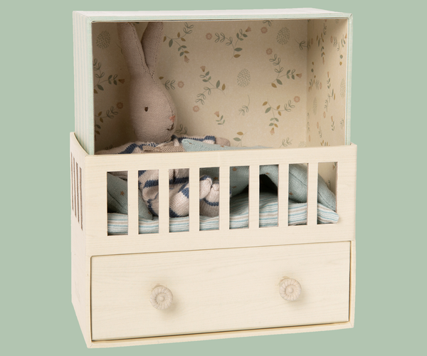 MAILEG 16-0023-00 Multitasking BABY: Musikbox Spieluhr Babyzimmer Häschen hüpf Matratze